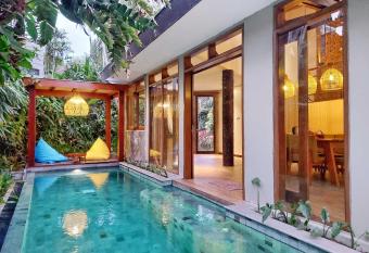 The Batu Villa Klub Bunga has Balcony rooms