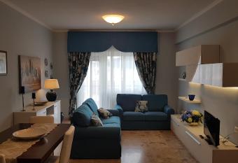 Dimora Giulia has Balcony rooms