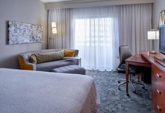 Sonesta Select Indianapolis Carmel has Balcony rooms