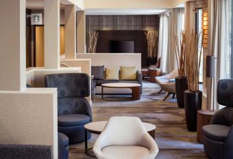 Courtyard by Marriott Los Angeles Torrance/Palos Verdes has Balcony rooms