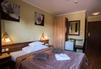 Le Rose Hotel has Balcony rooms