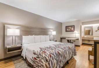 Red Roof Inn Lansing West - MSU allows 18 year olds to book a room