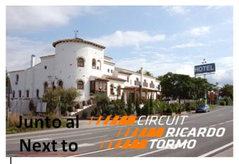 Hotel La Carreta has Balcony rooms