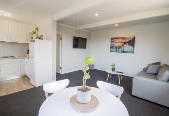 CBD Apartments Launceston has Balcony rooms