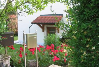 Ferienwohnung Im Gr  nen has Balcony rooms