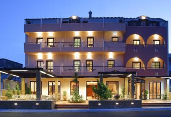 On The Rocks has Balcony rooms