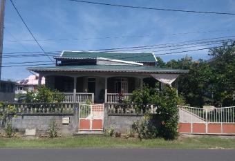 Les Aliz  s du Nord has Balcony rooms