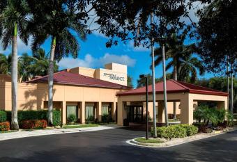 Sonesta Select Boca Raton Town Center has Balcony rooms