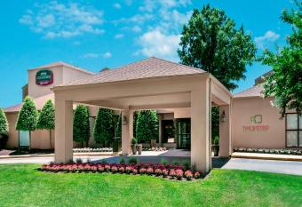 Courtyard by Marriott Virginia Beach Norfolk has Balcony rooms