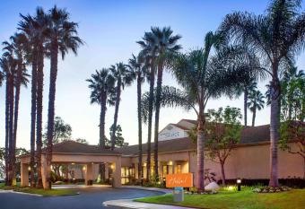 Sonesta Select Huntington Beach Fountain Valley has Balcony rooms