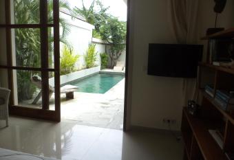Intan Legian Seminyak Villa has Balcony rooms