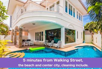TEWAREE VILLA - PATTAYA HOLIDAY HOUSE WALKING STREET 4 bedrooms has Balcony rooms