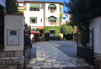 La Marjolaine allows 18 year olds to book a room