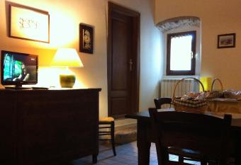 Residenza La Torre has Balcony rooms