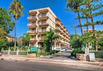 Vista Alegre has Balcony rooms