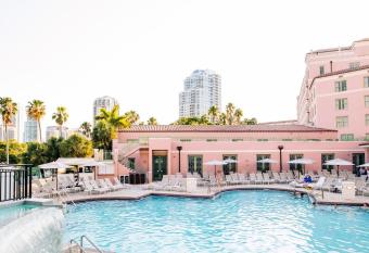 The Vinoy Resort & Golf Club, Autograph Collection has Balcony rooms