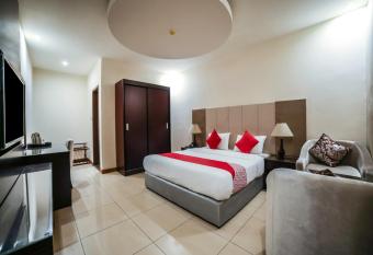 Night Inn Hotel allows 18 year olds to book a room