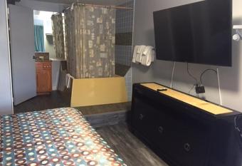 Sea Garden Motel allows 18 year olds to book a room