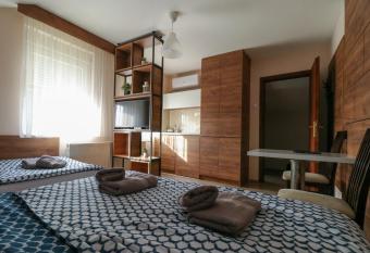 Studio Apartments Maksimovi   has Balcony rooms