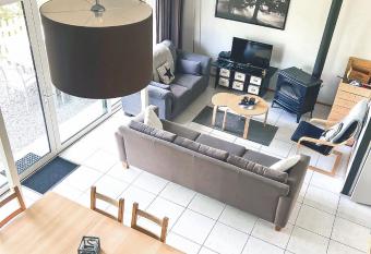 Le Vieux Sart 14 has Balcony rooms