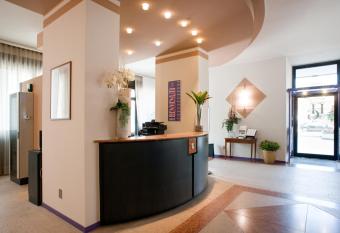 Hotel Gardenia allows 18 year olds to book a room