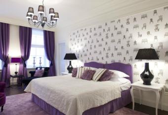 Hotel Apia allows 18 year olds to book a room