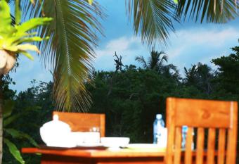 Villa Bird Gate has Balcony rooms
