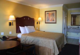 Motel 6 South Gate CA allows 18 year olds to book a room