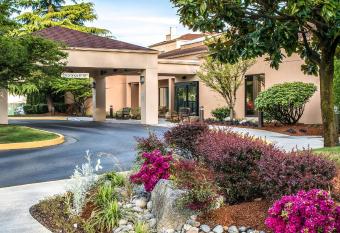 Courtyard by Marriott Seattle Southcenter has Balcony rooms