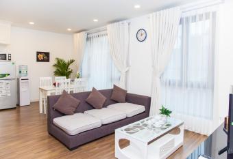 T  i T  m - Grand Spring Suites has Smoking/Balcony rooms