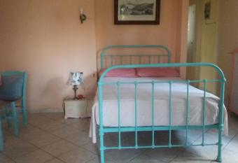 Aliki s House (Varres) has Smoking/Balcony rooms