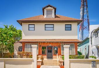 The Palmetto Inn has Balcony rooms