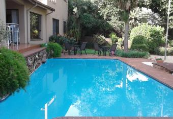 The Bedford View Guest House has Balcony rooms
