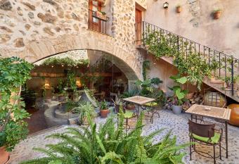 Hotel Nord has Balcony rooms