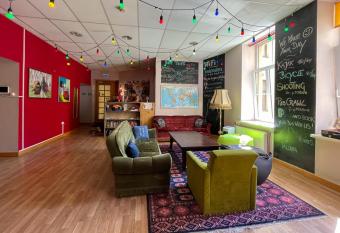 Cinnamon Sally Backpackers Hostel allows 18 year olds to book a room