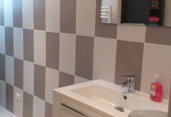 LE PIC ARDIE has Balcony rooms