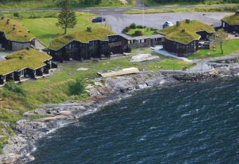 Brekkestranda Fjordhotel has Balcony rooms