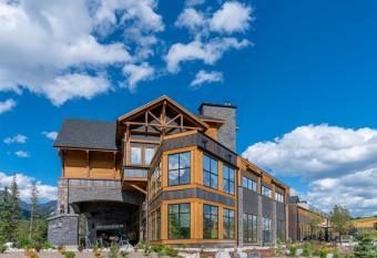 The Malcolm Hotel has Balcony rooms