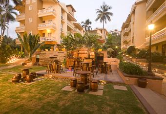 Sandalwood Hotel & Suites has Balcony rooms