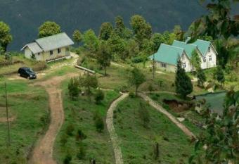 Neora Valley Retreat has Balcony rooms