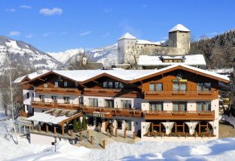 Hotel zur Burg has Balcony rooms