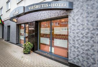 ARIB   Hotel Klaip  da, Free parking allows 18 year olds to book a room