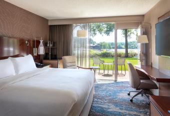 Boston Marriott Newton has Balcony rooms