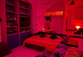 Ilsoleresort allows 18 year olds to book a room