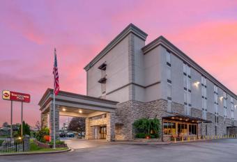 Best Western Plus Greenville I-385 Inn & Suites has Balcony rooms