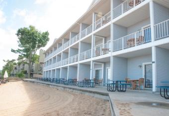 Grand Beach Resort Hotel has Balcony rooms
