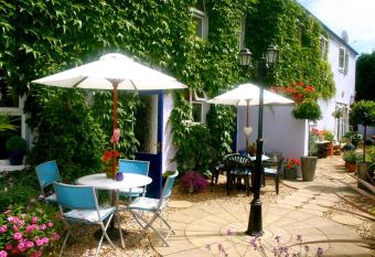 Admiral Blake Guesthouse allows 18 year olds to book a room