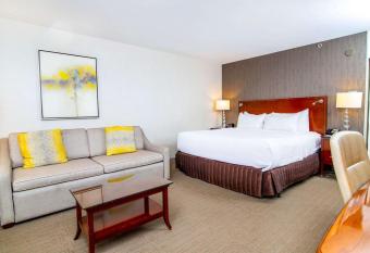 Sonesta Charlotte Lower South End has Balcony rooms