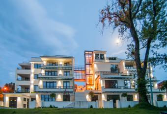 Vila Opera has Balcony rooms