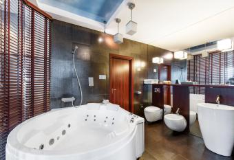 Amberton Hotel Klaipeda allows 18 year olds to book a room